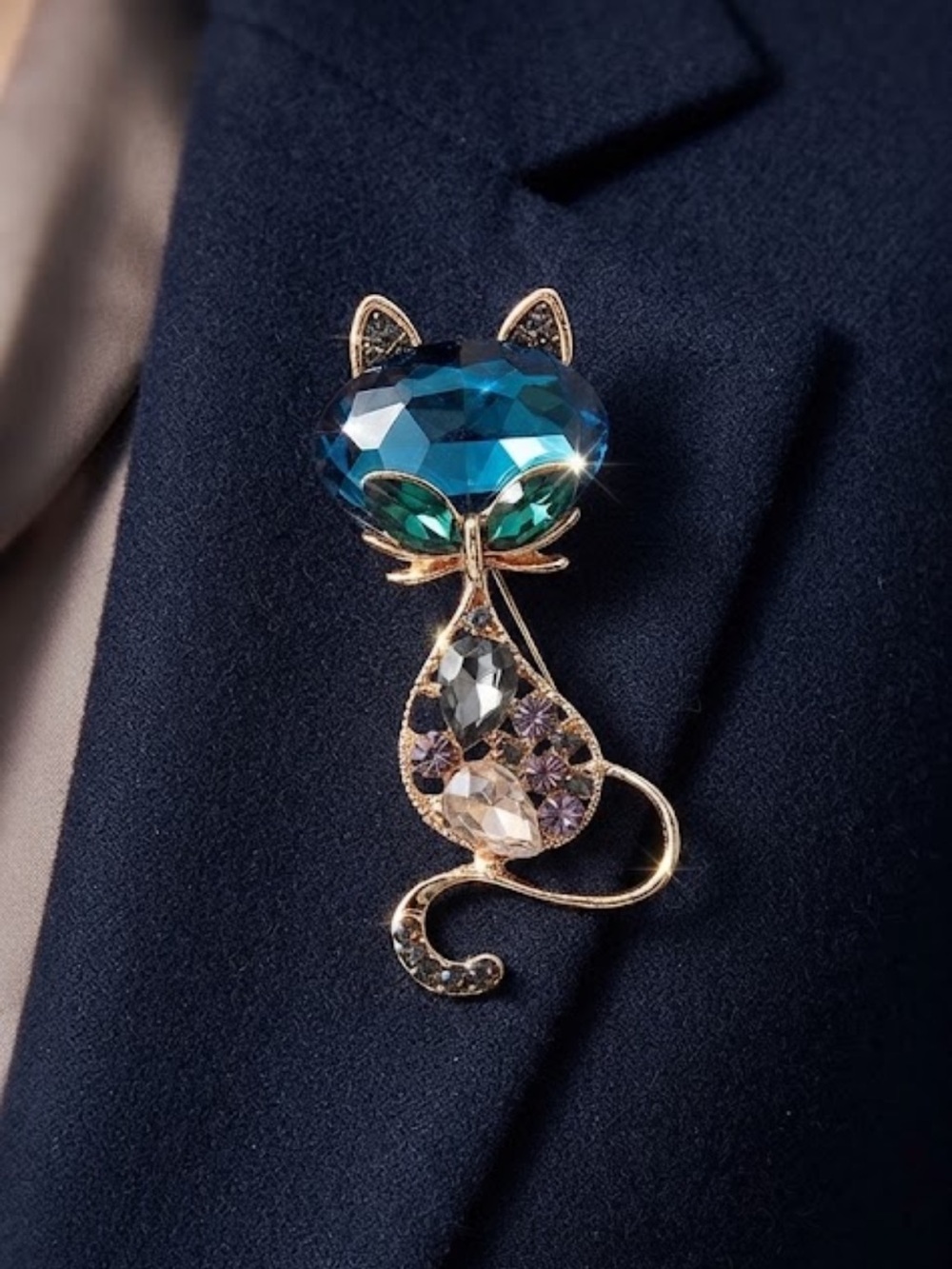 NWT Crystal Cat Brooch Pin Rhinestone Animal Statement Jewelry Gift